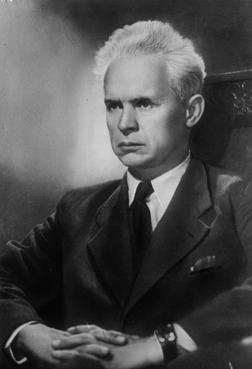 Олександр Довженко (1894—1956). Біографія